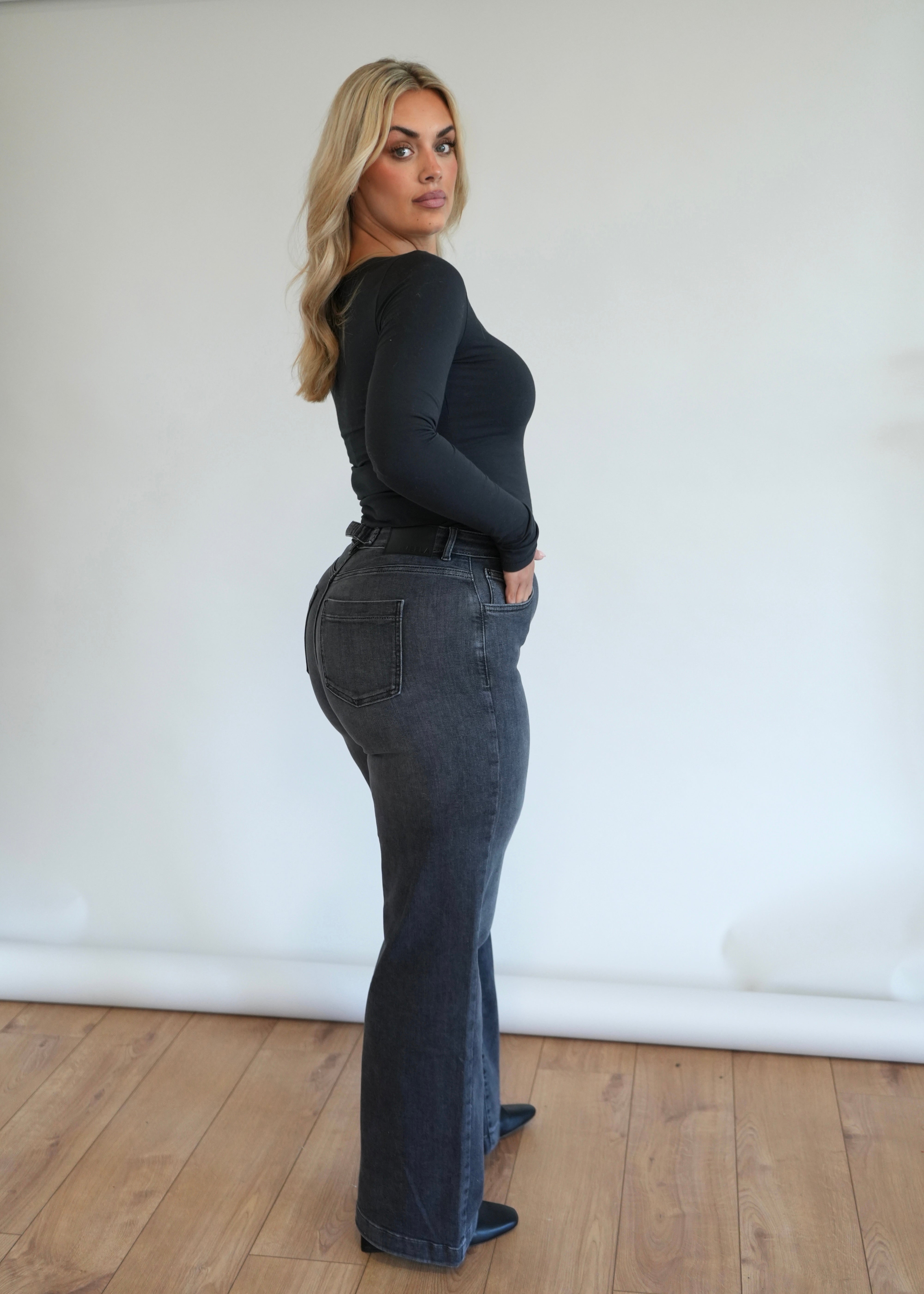 Ambela