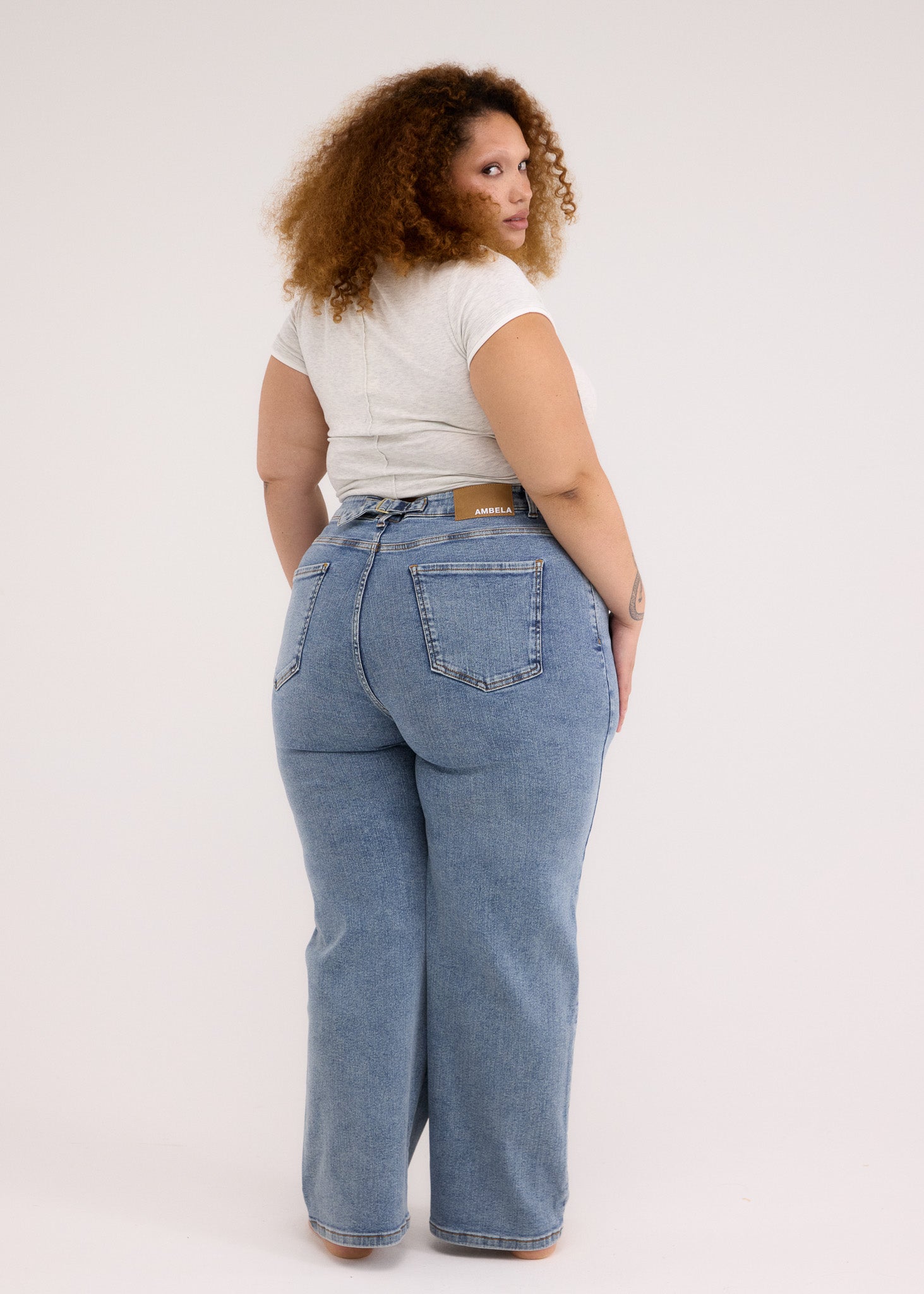 22 | 5’3 | Extra short