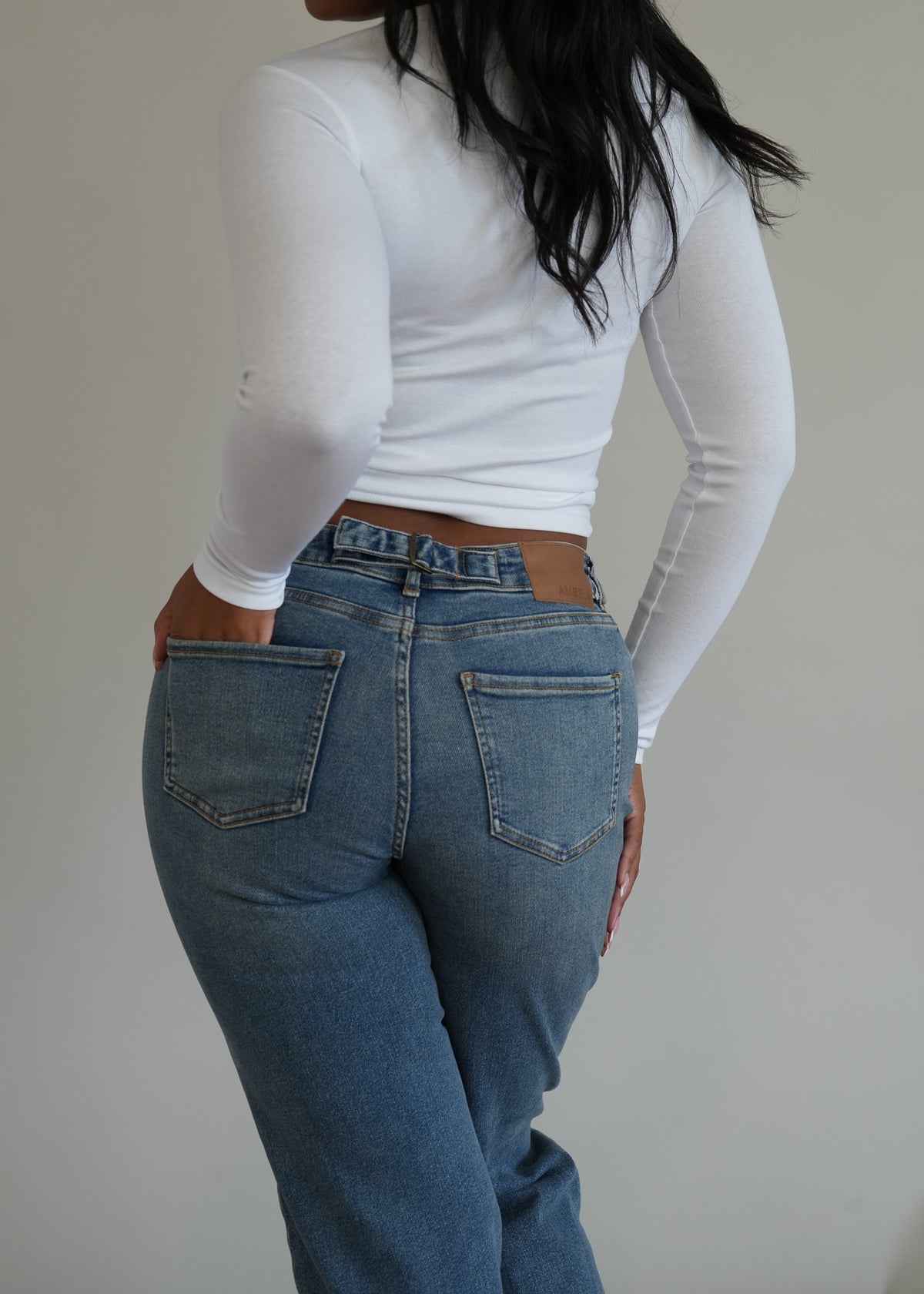 Stretch Mid-Rise Straight Jean
