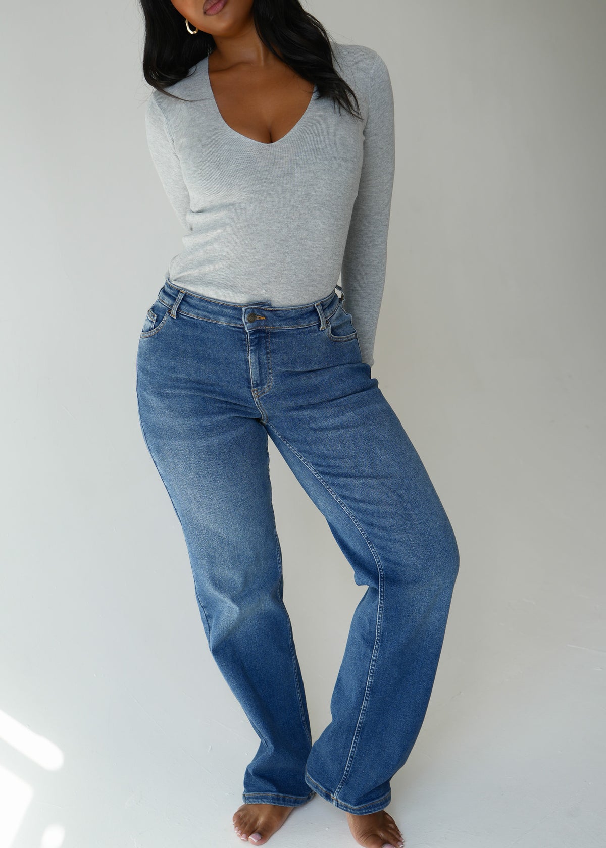 Stretch Mid-Rise Straight Jean