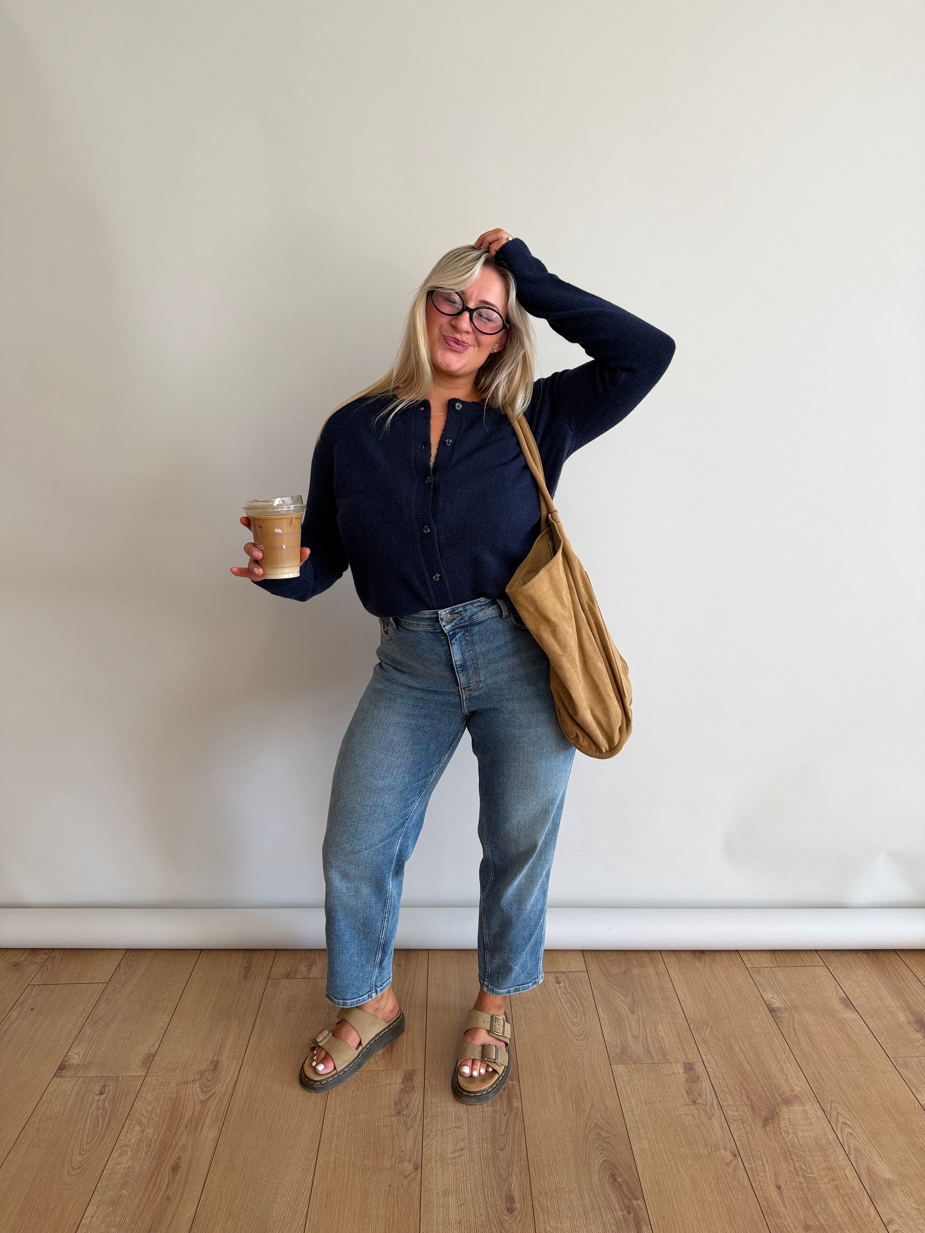 Image of 12 | 5’4 | Short