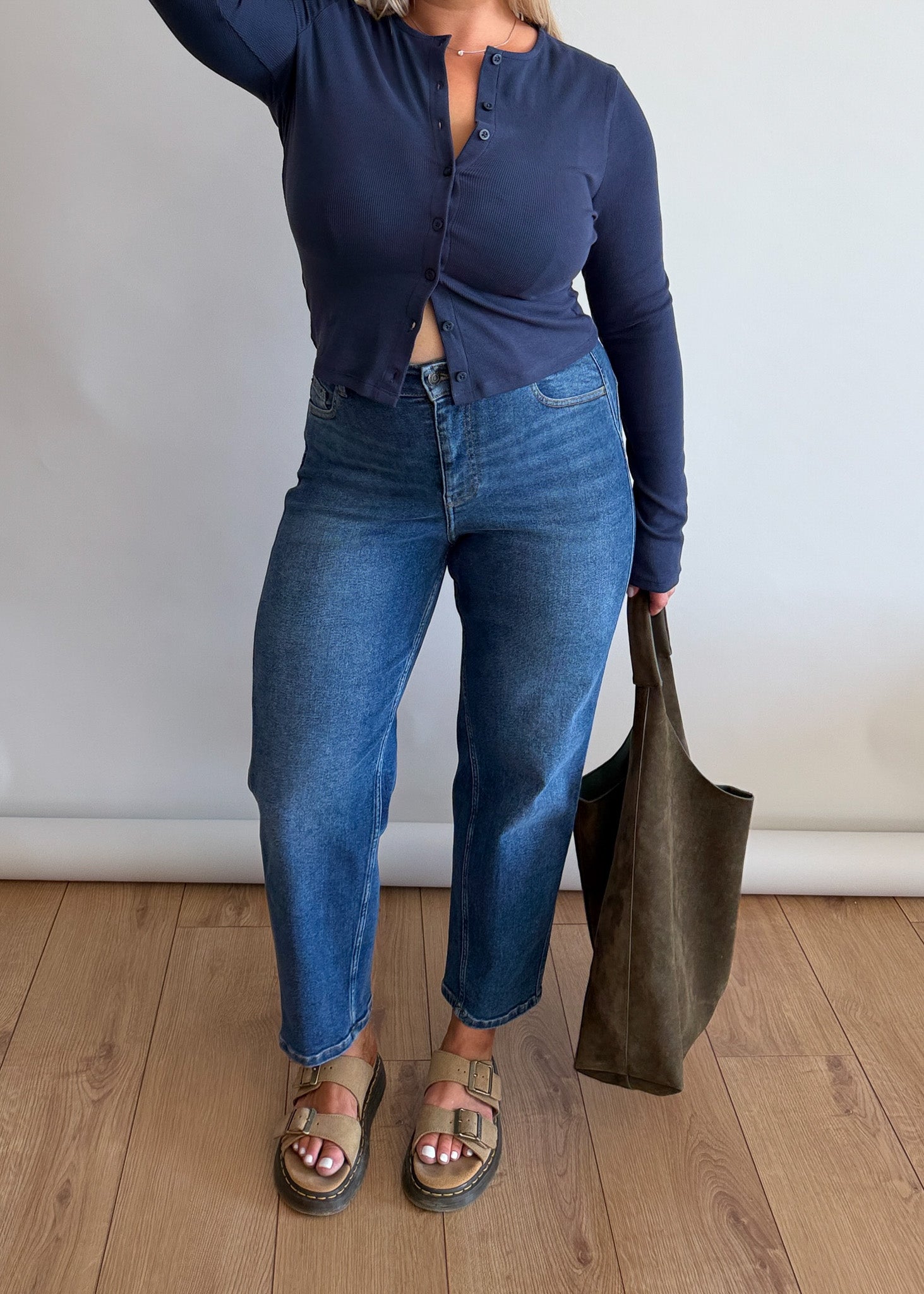 Image of 12 | 5’4 | Short