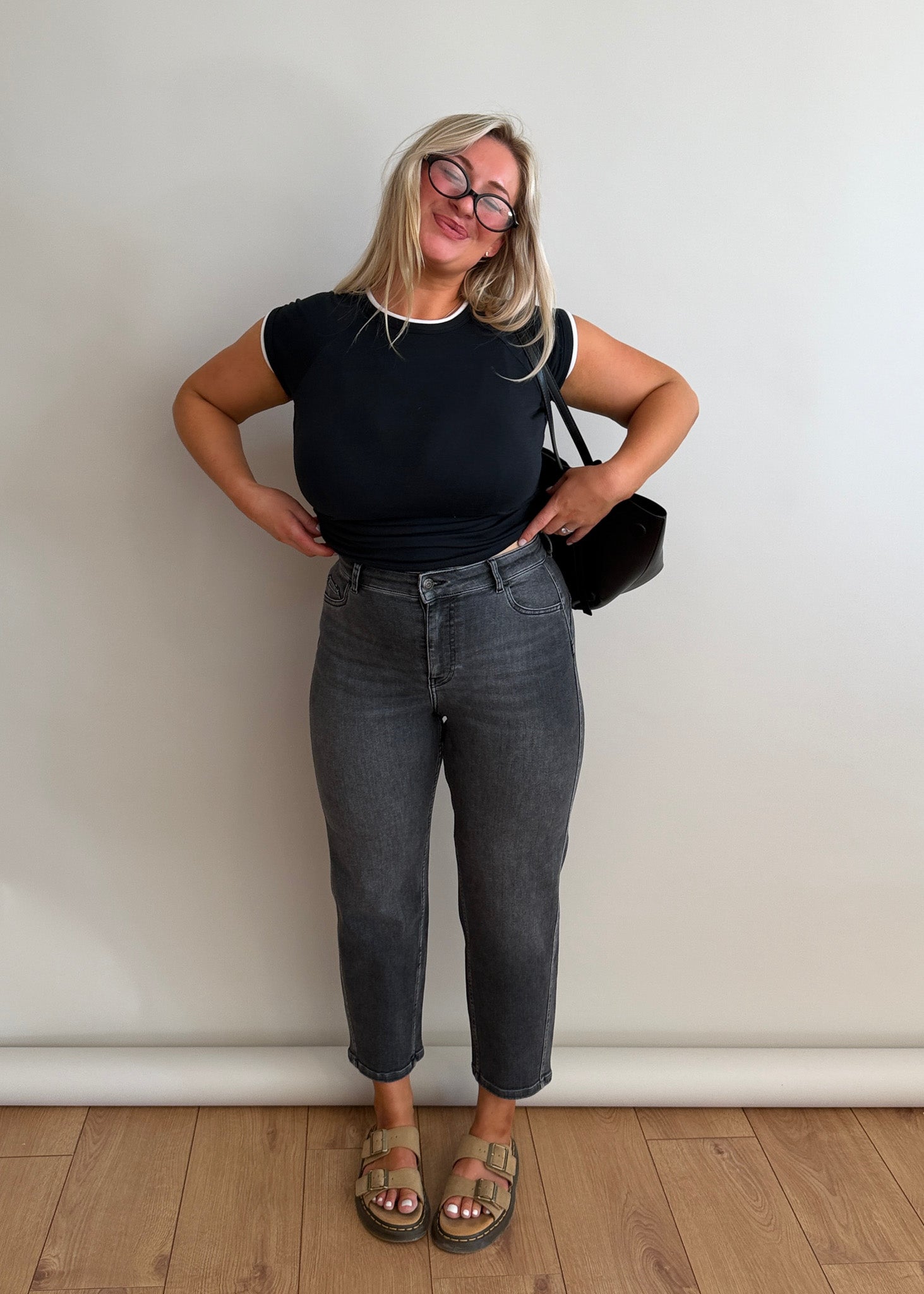 Image of 12 | 5’4 | Short