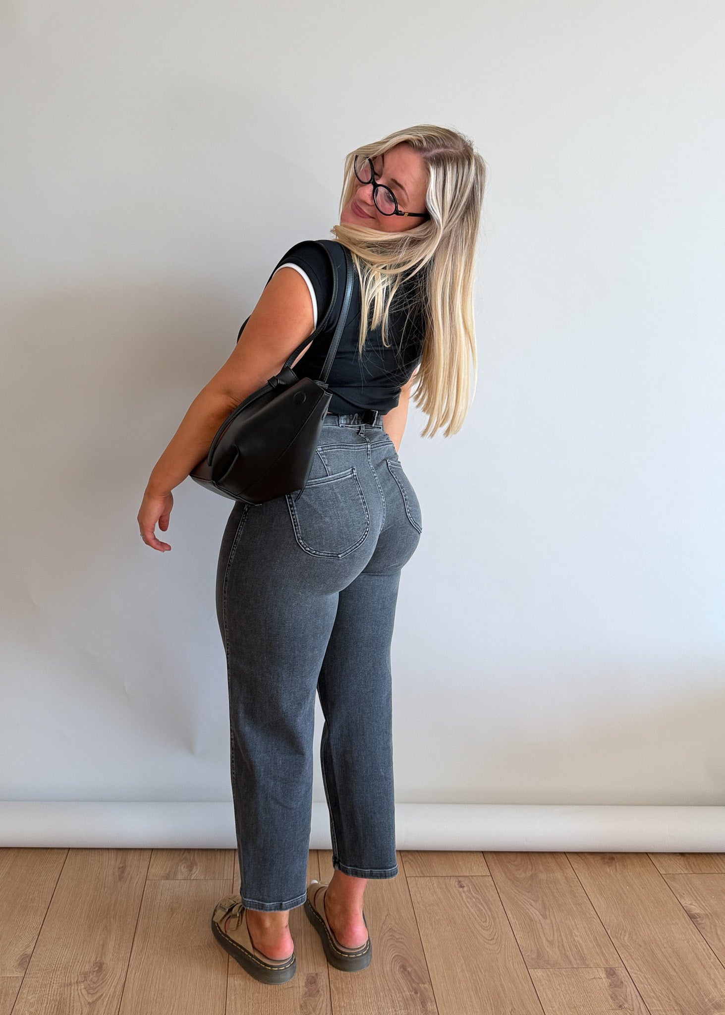 Image of 12 | 5’4 | Short