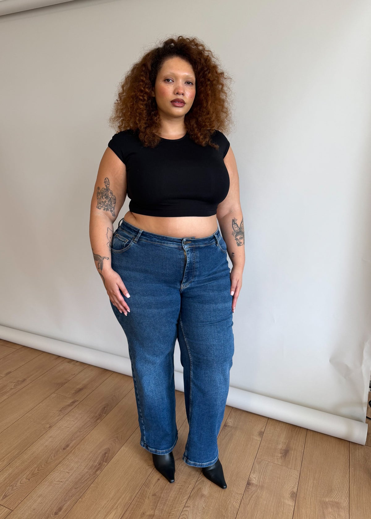 Stretch Mid-Rise Straight Jean