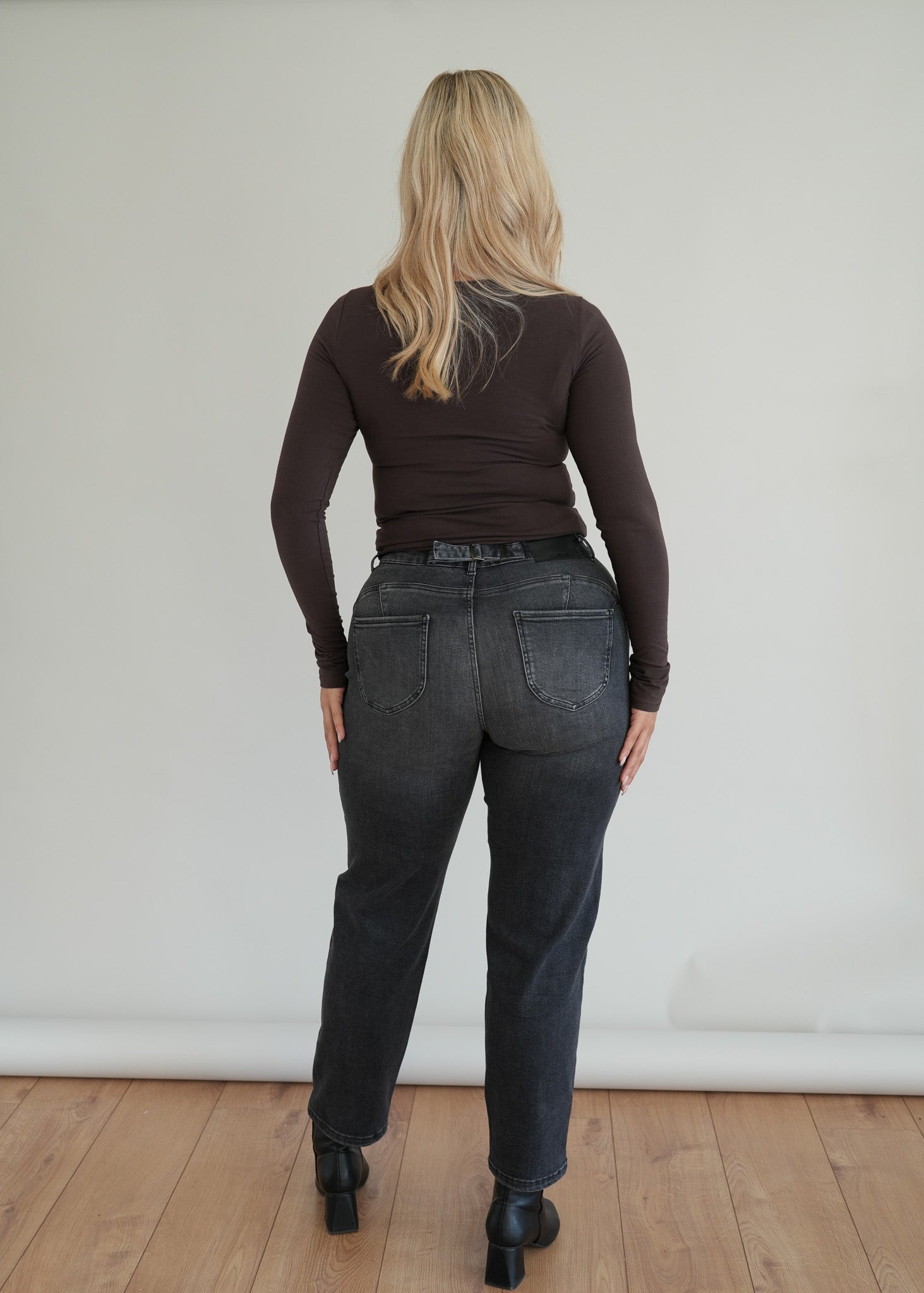 Image of Stretch Relaxed Mom Jean