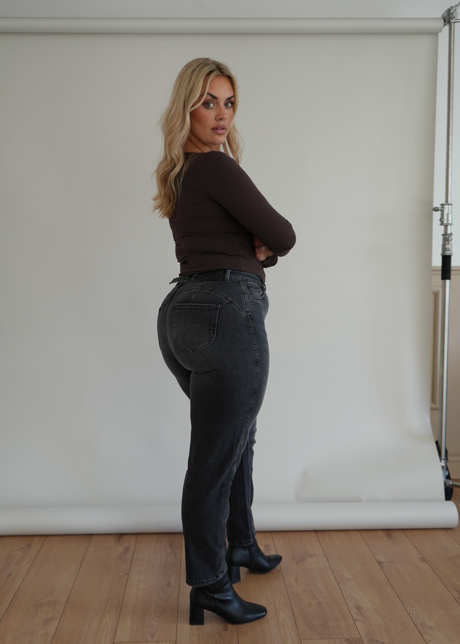 Image of Stretch Relaxed Mom Jean