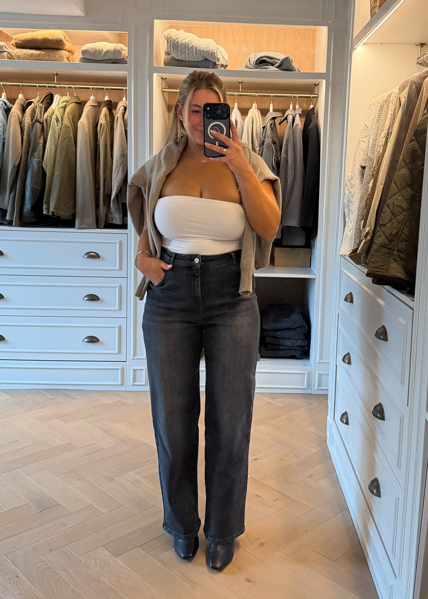 Image of 12 | 5’4 | Short