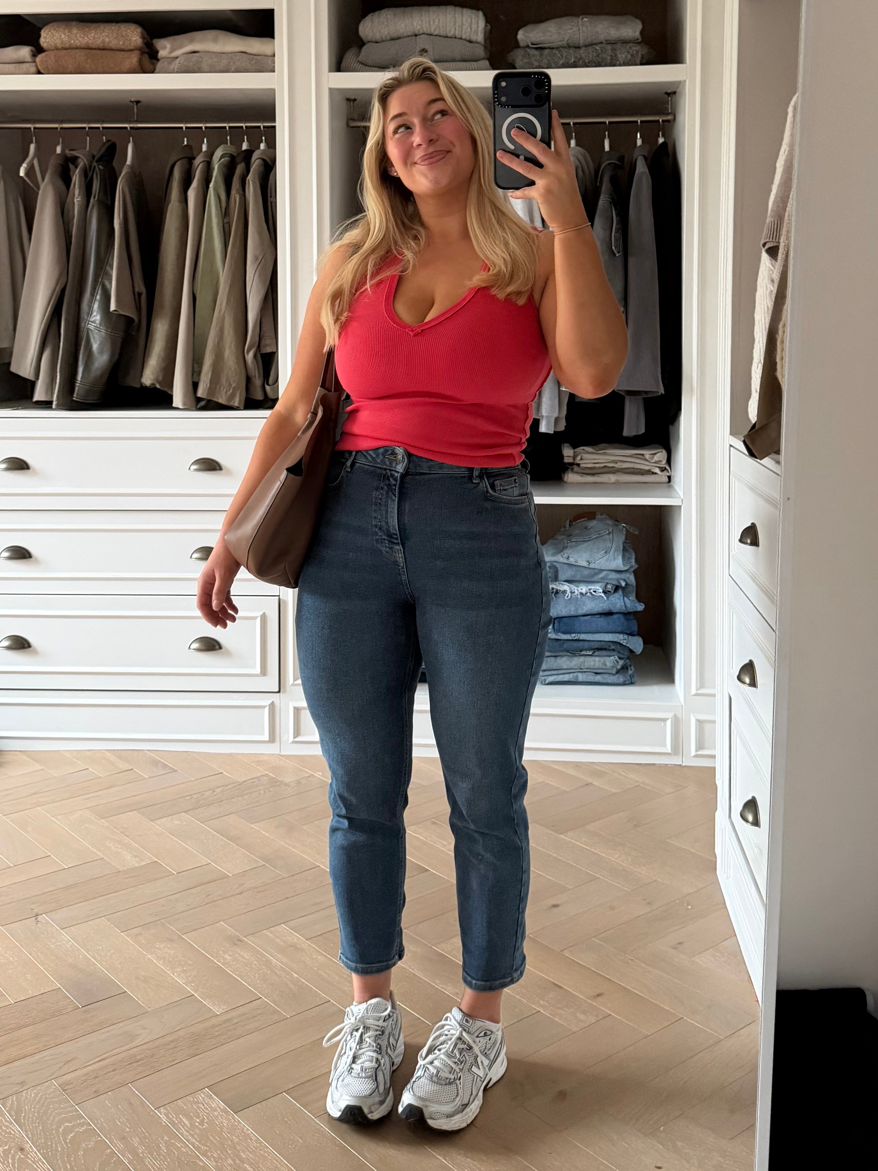Image of 12 | 5’4 | Short