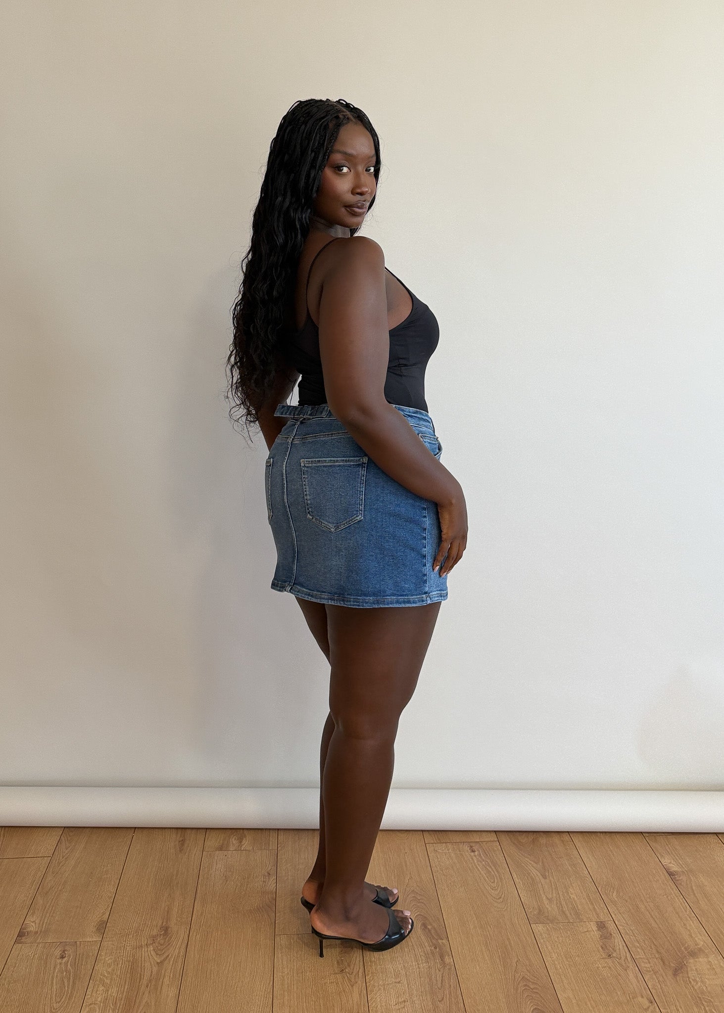 Image of 16 | 5’9