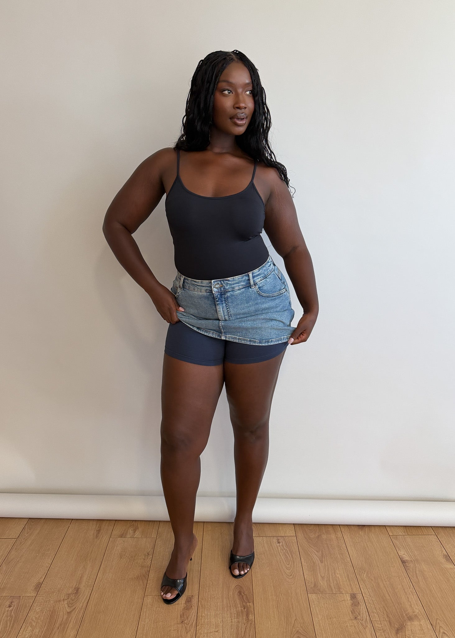 Image of 16 | 5’9