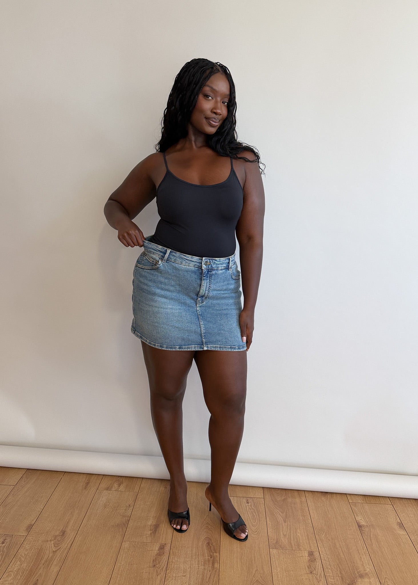 Image of 16 | 5’9