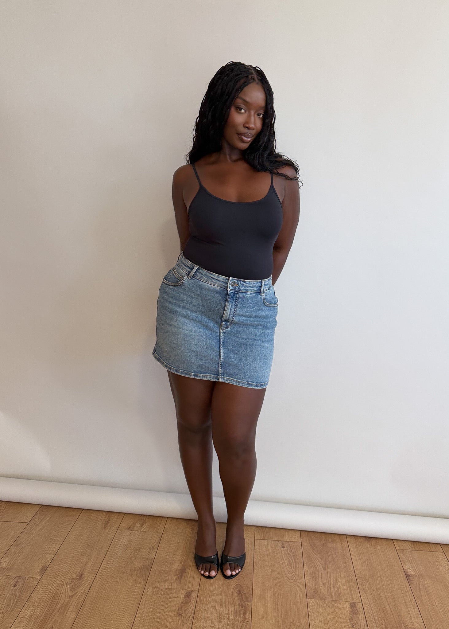Image of 16 | 5’9