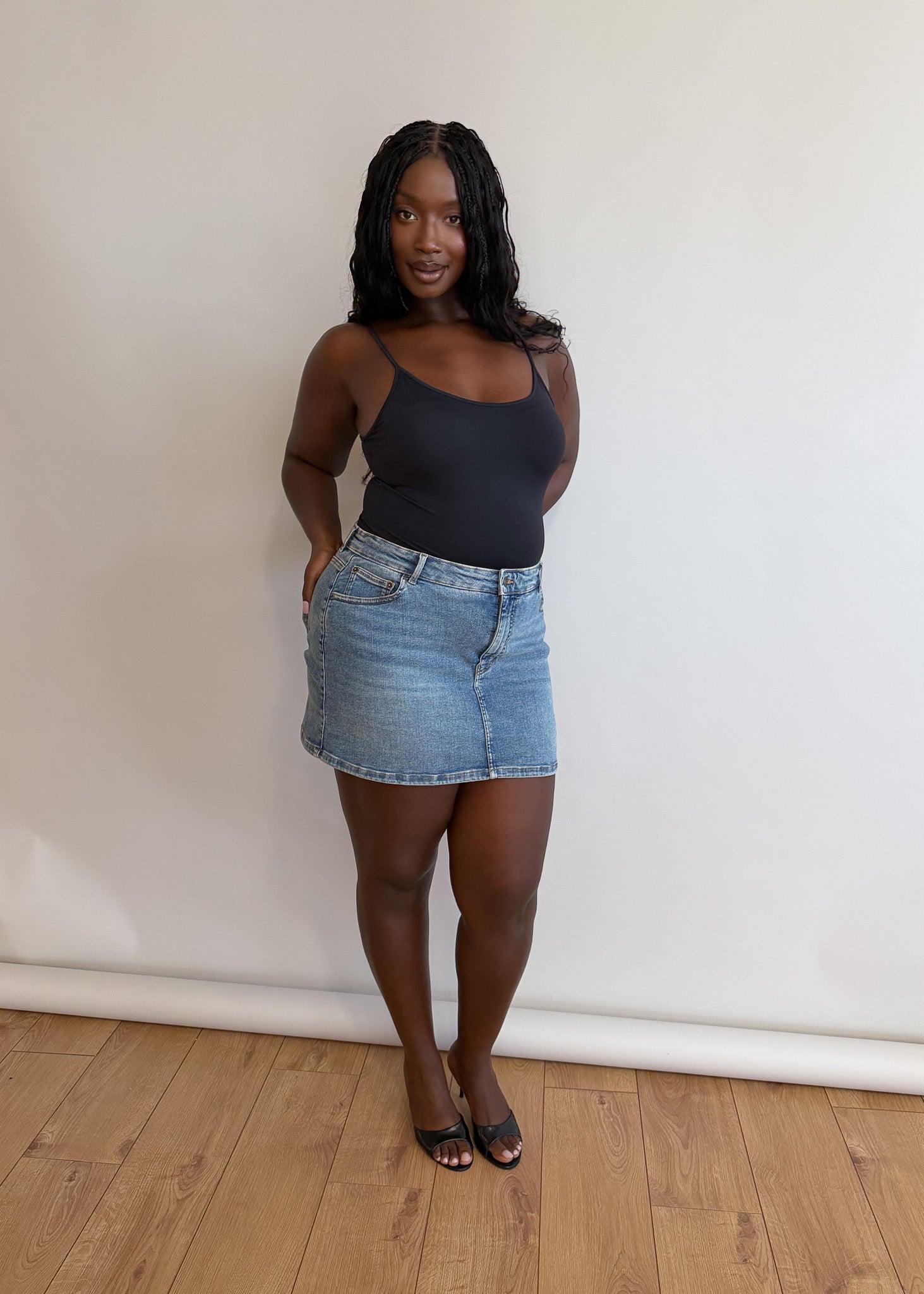 Image of 16 | 5’9