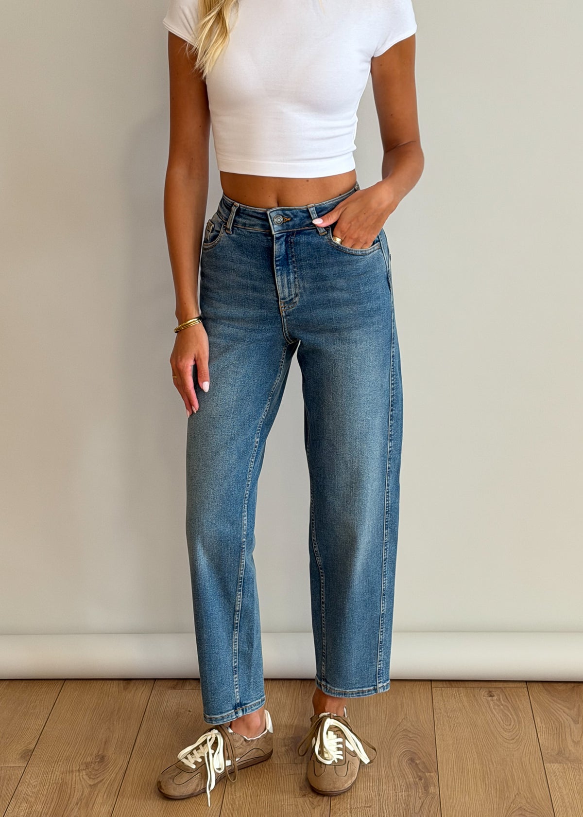 Stretch Relaxed Mom Jean detail