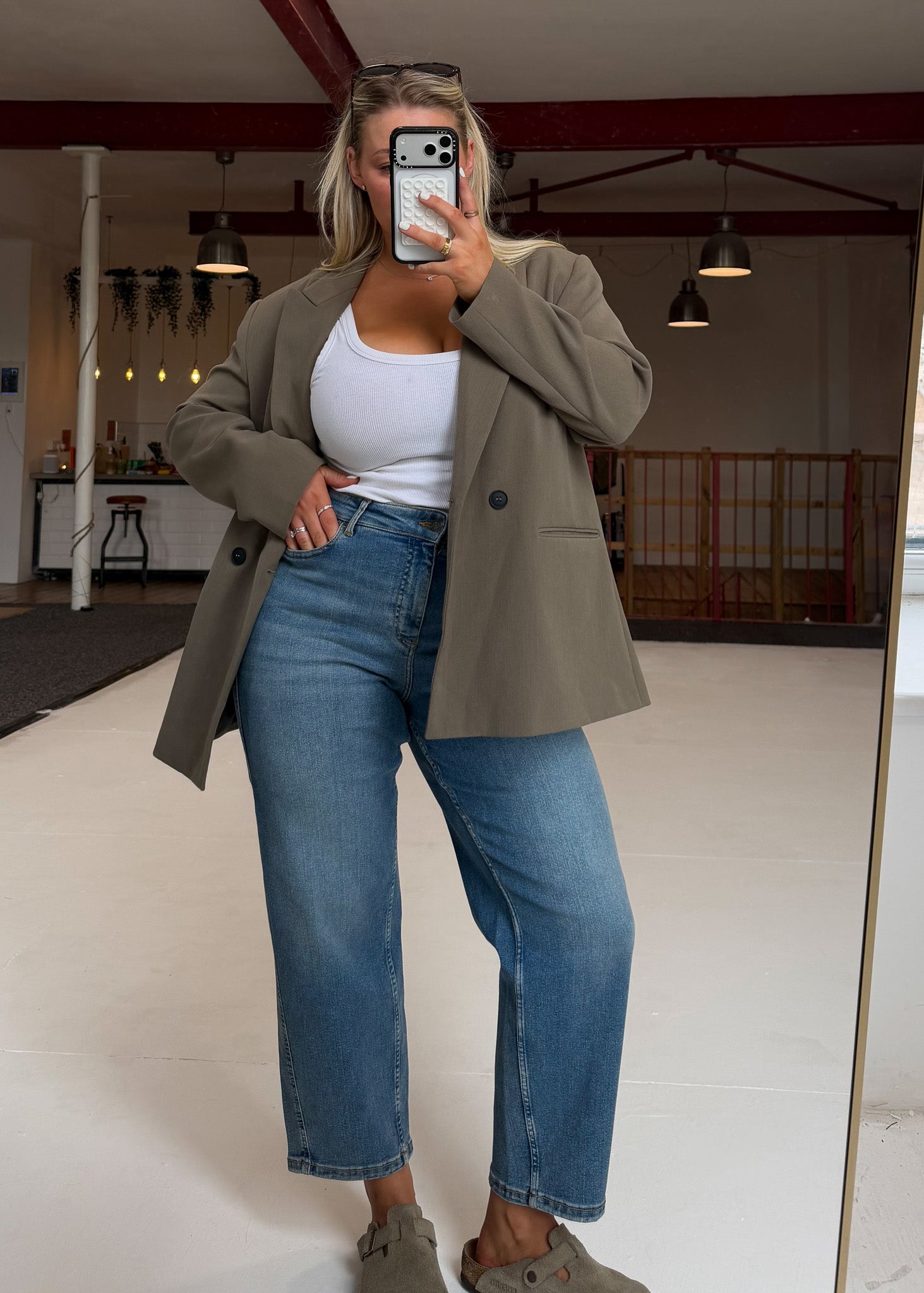 Image of 12 | 5’4 | Short