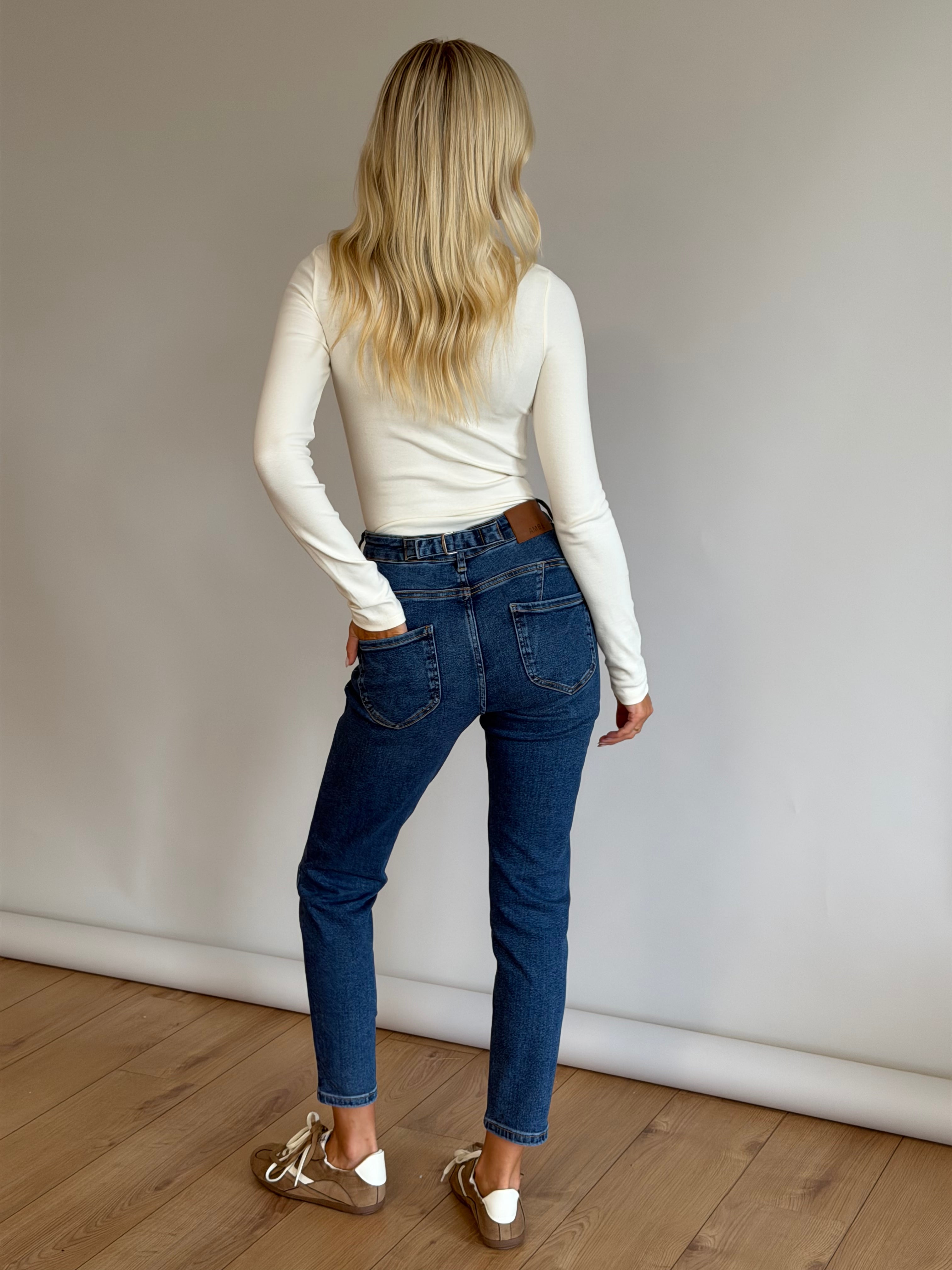 Image of 6| 5’7| Regular