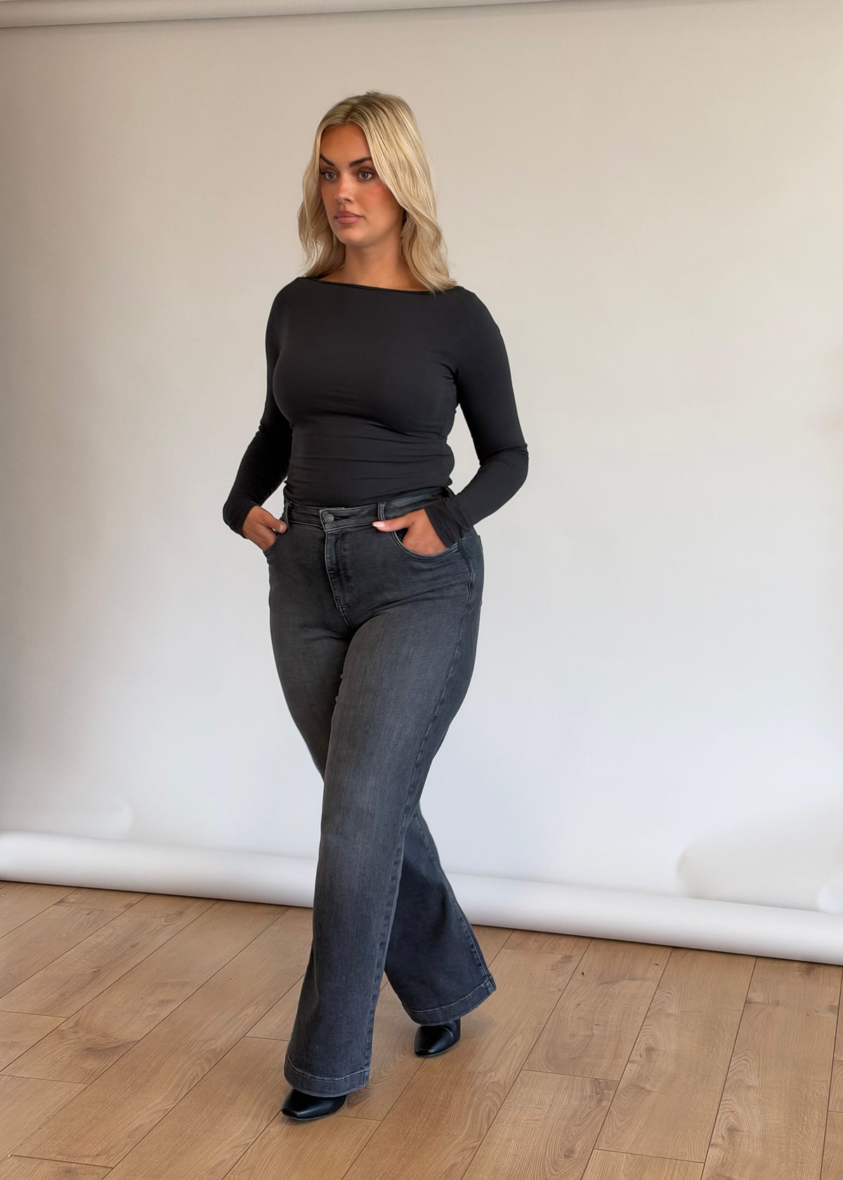 Stretch Wide Leg Jean
