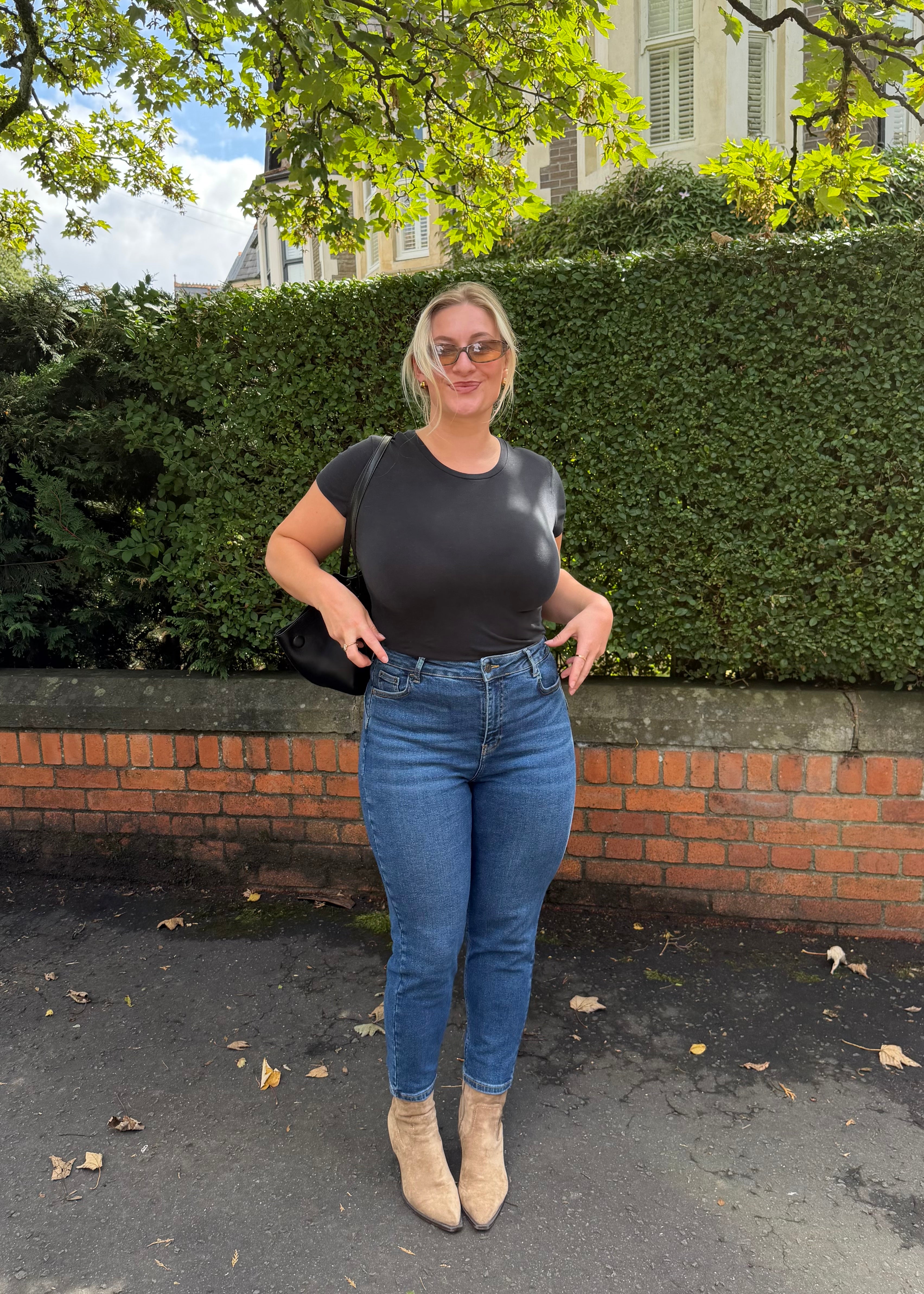 Image of 12 | 5’4 | Short