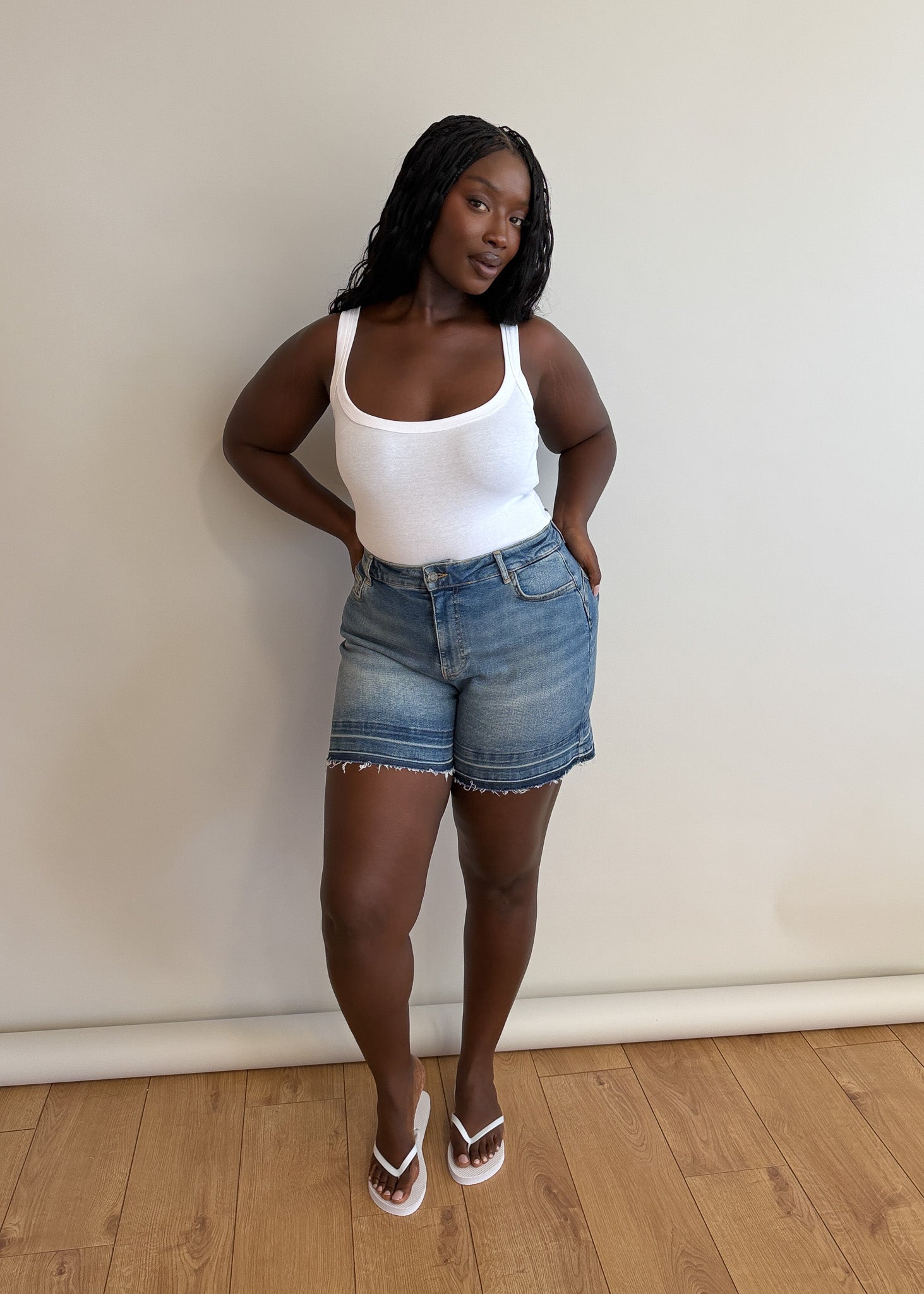 Image of 16 | 5’6