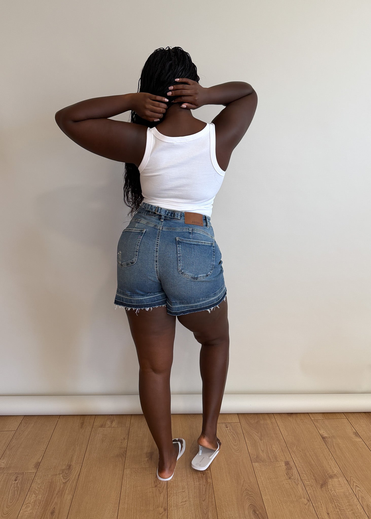 Image of 16 | 5’6