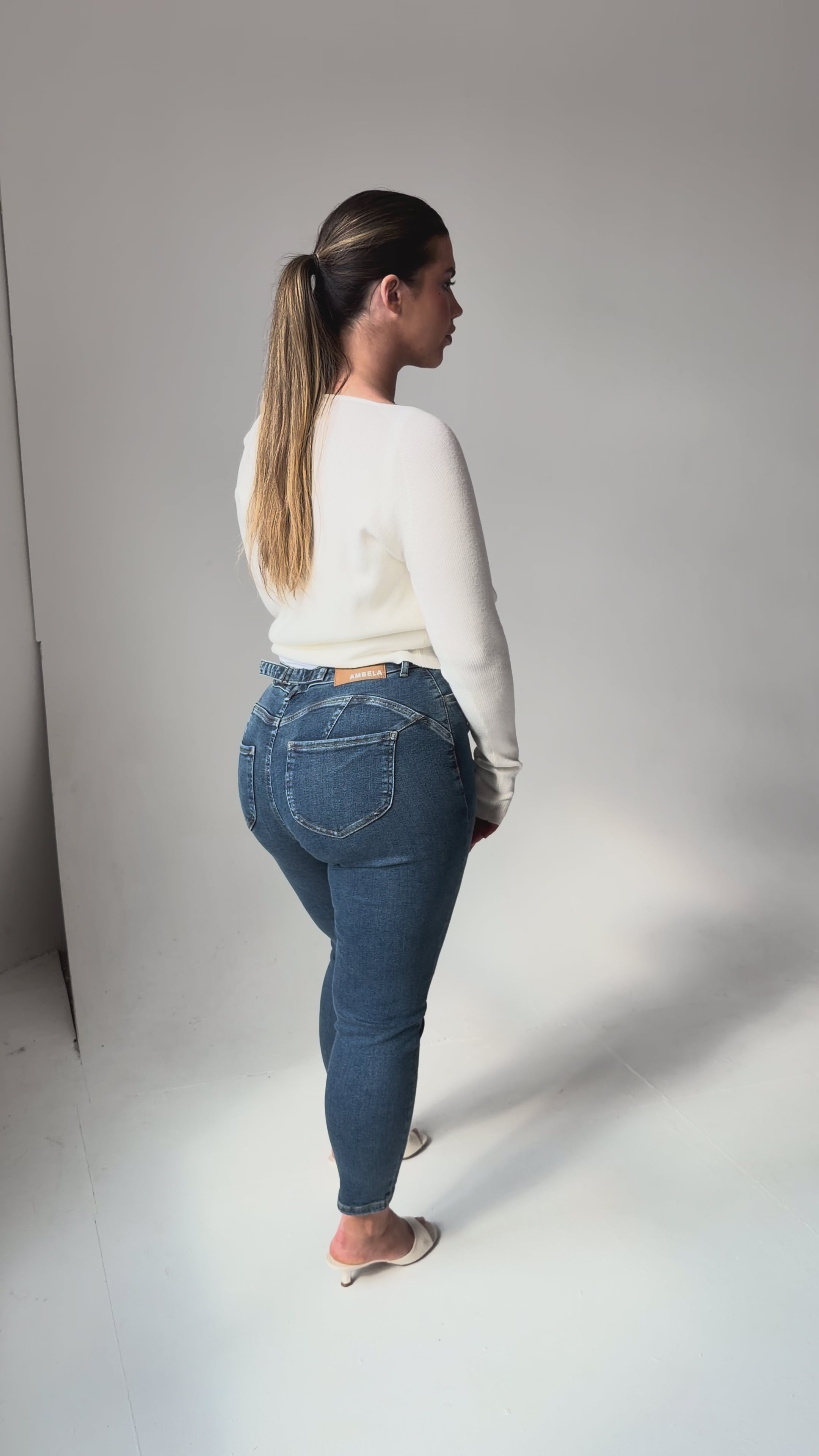 Image of 12 | 5'7 | Regular 